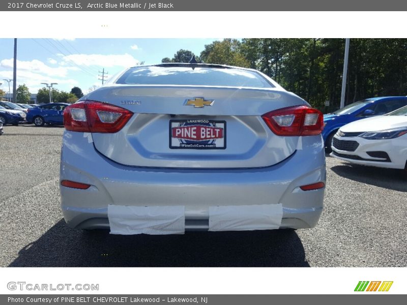 Arctic Blue Metallic / Jet Black 2017 Chevrolet Cruze LS