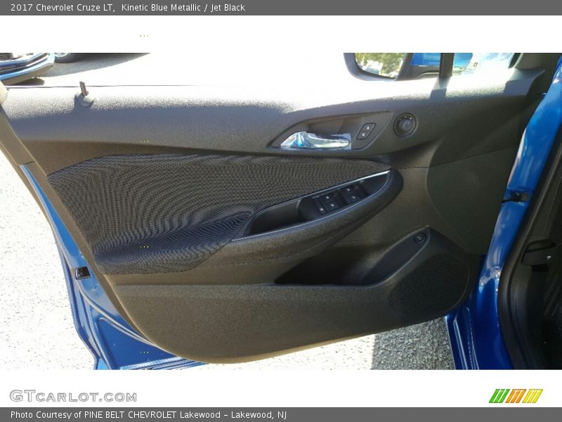 Kinetic Blue Metallic / Jet Black 2017 Chevrolet Cruze LT