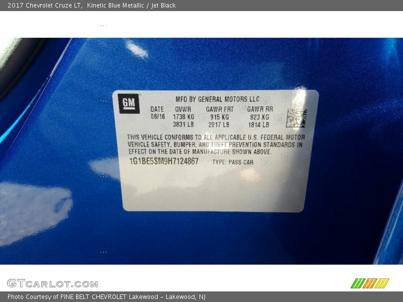 Kinetic Blue Metallic / Jet Black 2017 Chevrolet Cruze LT