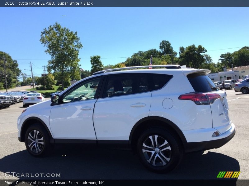 Super White / Black 2016 Toyota RAV4 LE AWD