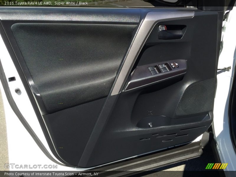 Super White / Black 2016 Toyota RAV4 LE AWD