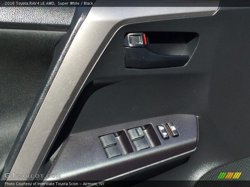 Super White / Black 2016 Toyota RAV4 LE AWD