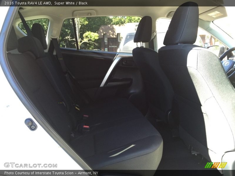 Super White / Black 2016 Toyota RAV4 LE AWD