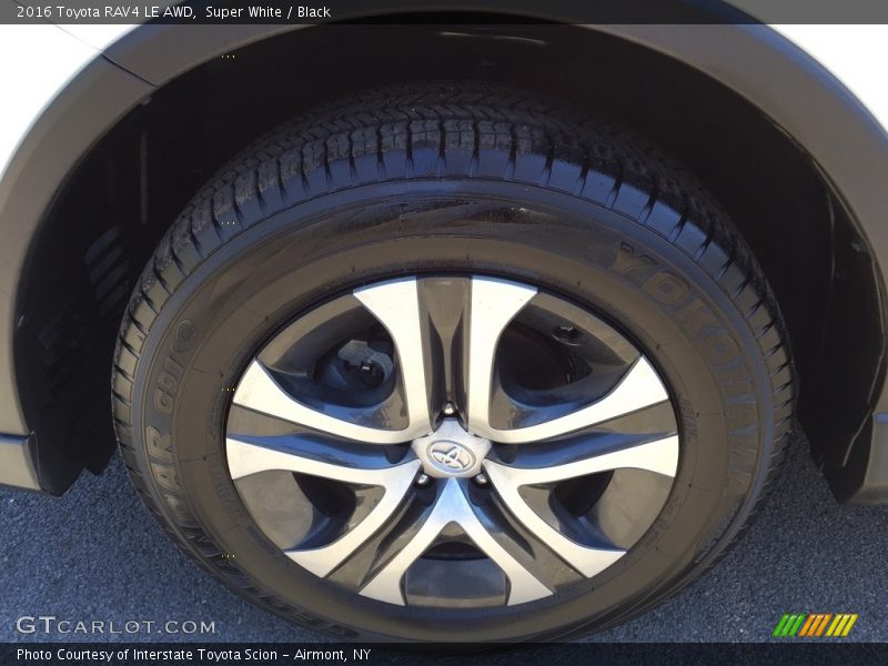 Super White / Black 2016 Toyota RAV4 LE AWD