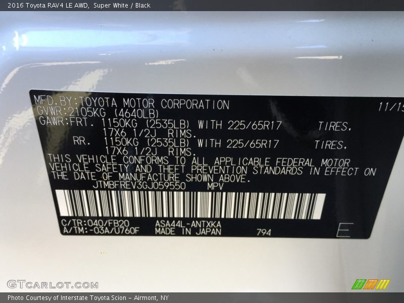 Super White / Black 2016 Toyota RAV4 LE AWD