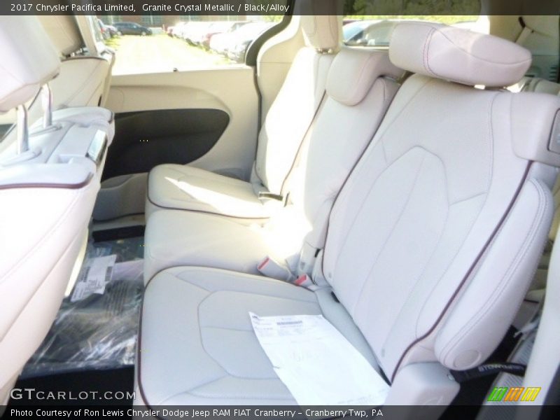 Granite Crystal Metallic / Black/Alloy 2017 Chrysler Pacifica Limited