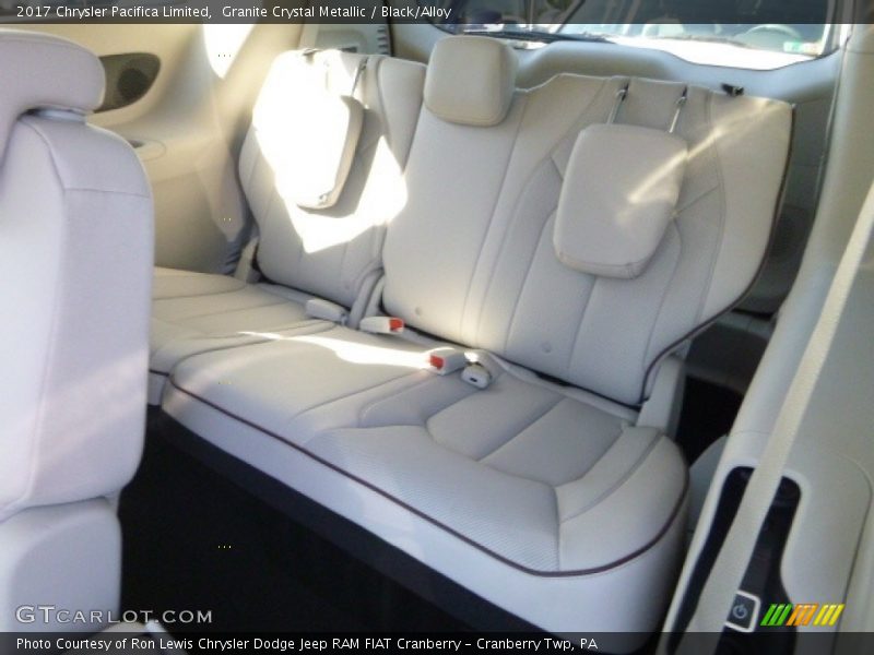Granite Crystal Metallic / Black/Alloy 2017 Chrysler Pacifica Limited