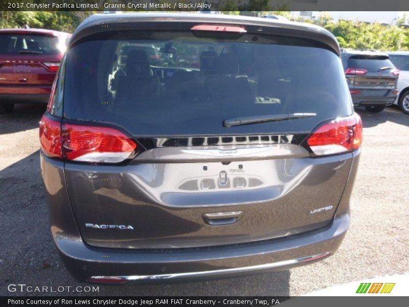 Granite Crystal Metallic / Black/Alloy 2017 Chrysler Pacifica Limited
