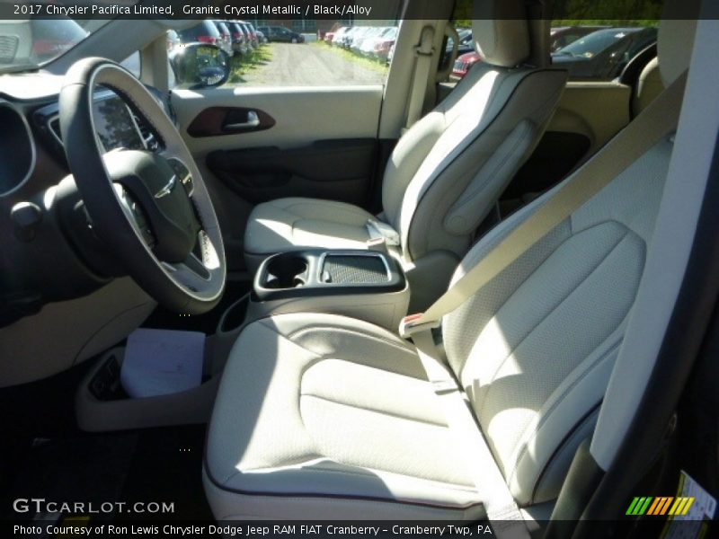 Granite Crystal Metallic / Black/Alloy 2017 Chrysler Pacifica Limited
