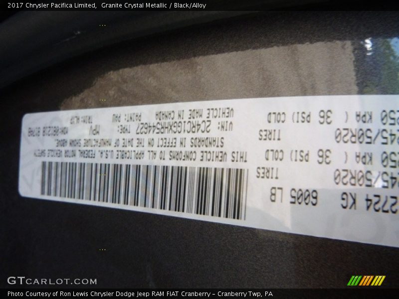 Granite Crystal Metallic / Black/Alloy 2017 Chrysler Pacifica Limited