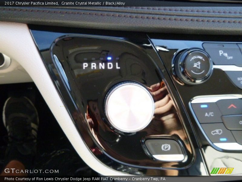 Granite Crystal Metallic / Black/Alloy 2017 Chrysler Pacifica Limited