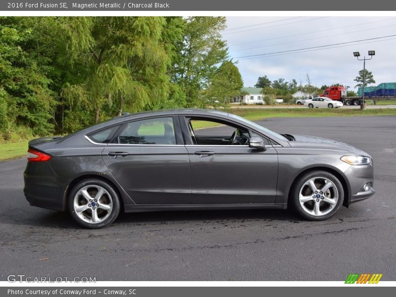 Magnetic Metallic / Charcoal Black 2016 Ford Fusion SE