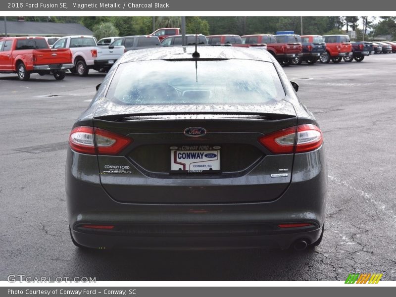 Magnetic Metallic / Charcoal Black 2016 Ford Fusion SE