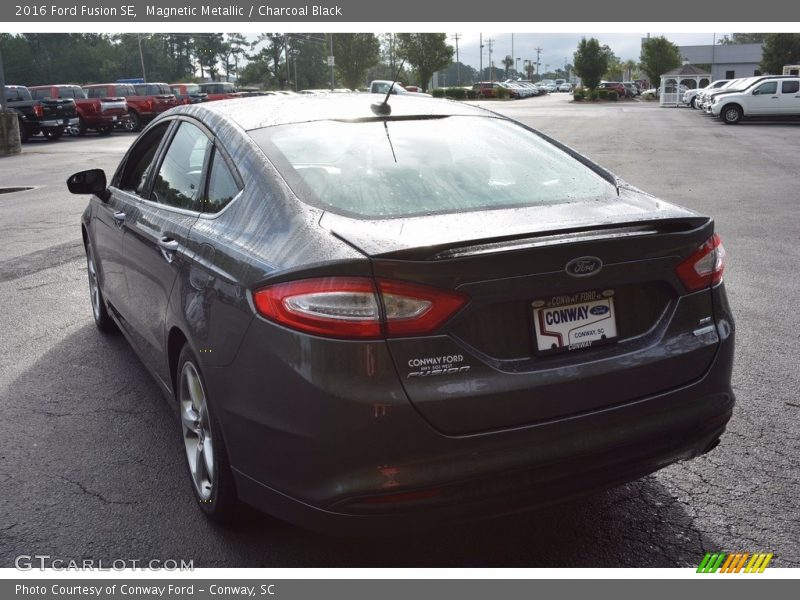 Magnetic Metallic / Charcoal Black 2016 Ford Fusion SE