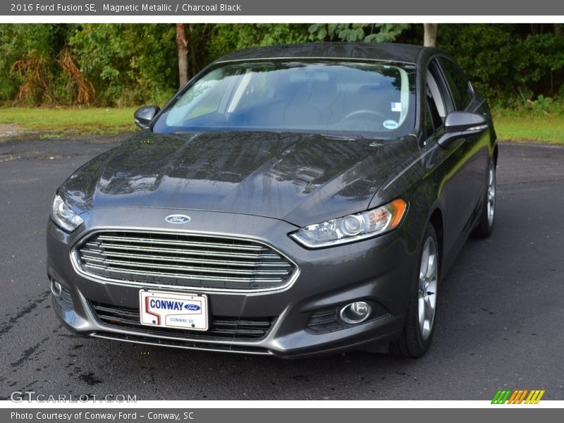 Magnetic Metallic / Charcoal Black 2016 Ford Fusion SE