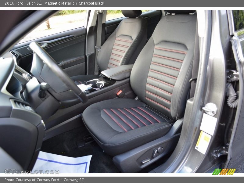 Magnetic Metallic / Charcoal Black 2016 Ford Fusion SE