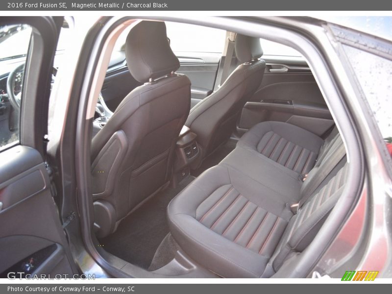 Magnetic Metallic / Charcoal Black 2016 Ford Fusion SE
