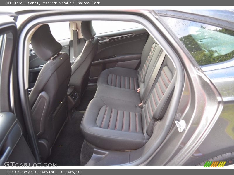 Magnetic Metallic / Charcoal Black 2016 Ford Fusion SE