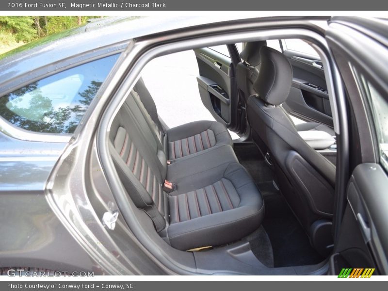 Magnetic Metallic / Charcoal Black 2016 Ford Fusion SE