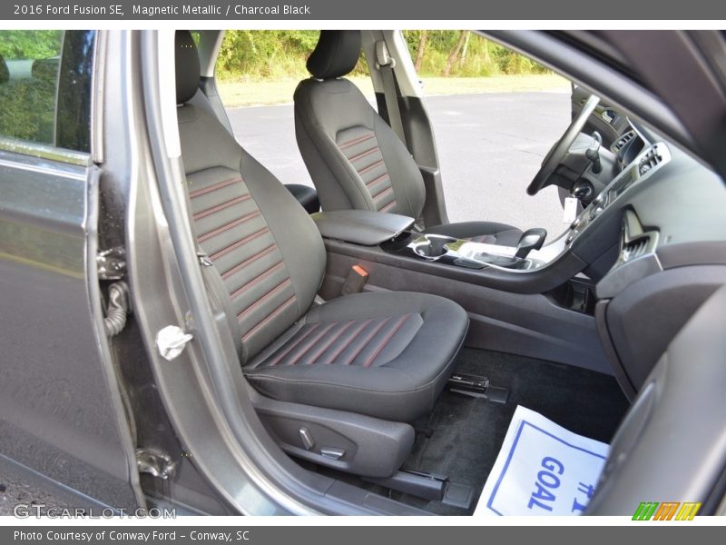 Magnetic Metallic / Charcoal Black 2016 Ford Fusion SE
