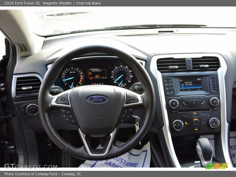 Magnetic Metallic / Charcoal Black 2016 Ford Fusion SE