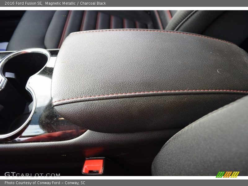 Magnetic Metallic / Charcoal Black 2016 Ford Fusion SE