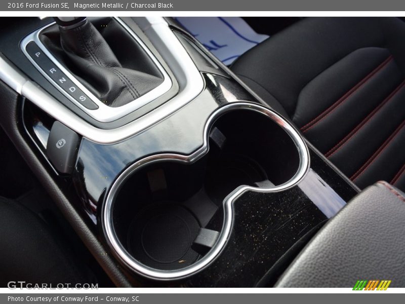 Magnetic Metallic / Charcoal Black 2016 Ford Fusion SE