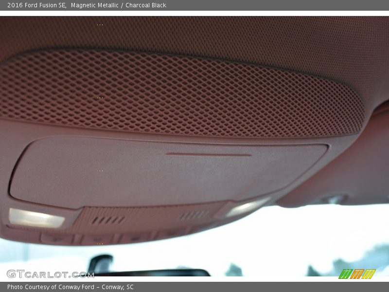 Magnetic Metallic / Charcoal Black 2016 Ford Fusion SE