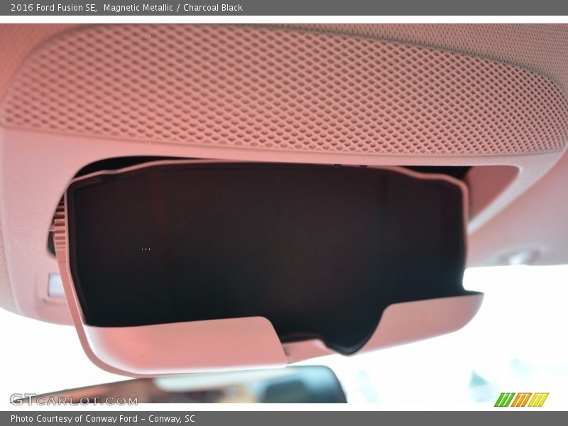 Magnetic Metallic / Charcoal Black 2016 Ford Fusion SE