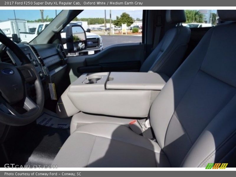 Oxford White / Medium Earth Gray 2017 Ford F250 Super Duty XL Regular Cab