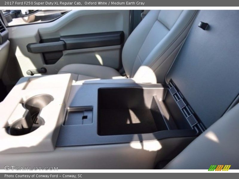 Oxford White / Medium Earth Gray 2017 Ford F250 Super Duty XL Regular Cab
