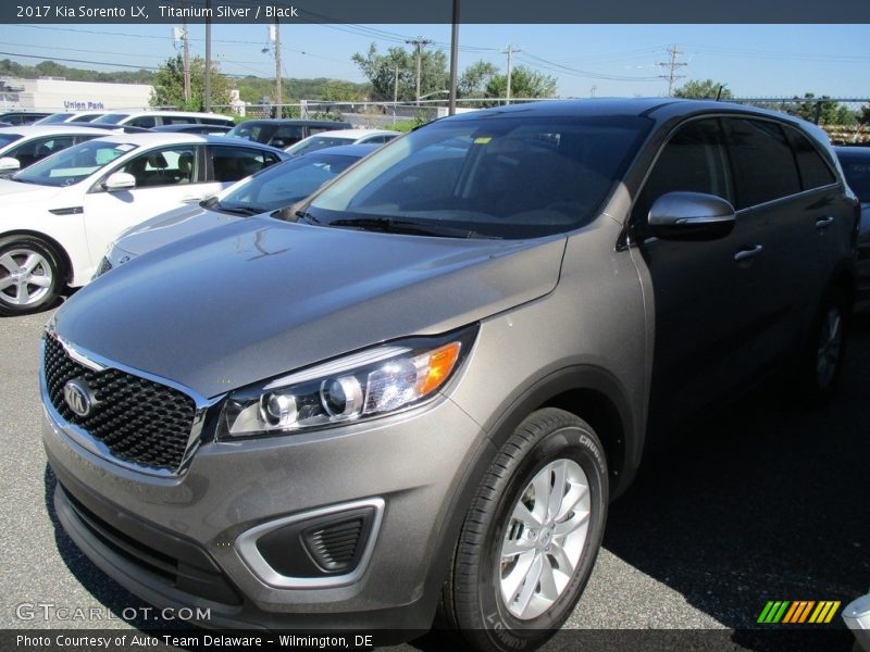Titanium Silver / Black 2017 Kia Sorento LX