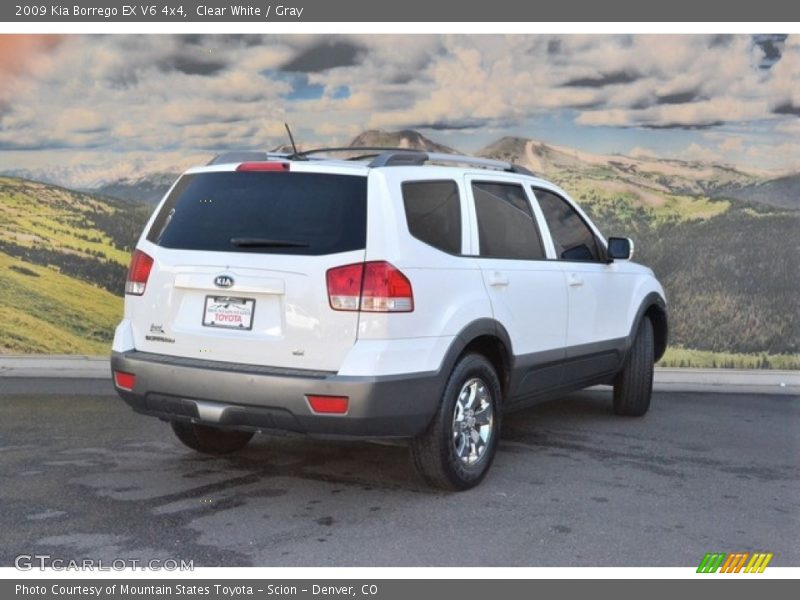 Clear White / Gray 2009 Kia Borrego EX V6 4x4