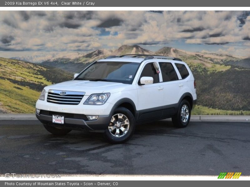 Clear White / Gray 2009 Kia Borrego EX V6 4x4