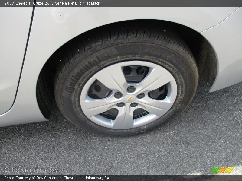 Silver Ice Metallic / Jet Black 2017 Chevrolet Cruze LS
