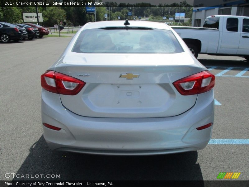 Silver Ice Metallic / Jet Black 2017 Chevrolet Cruze LS