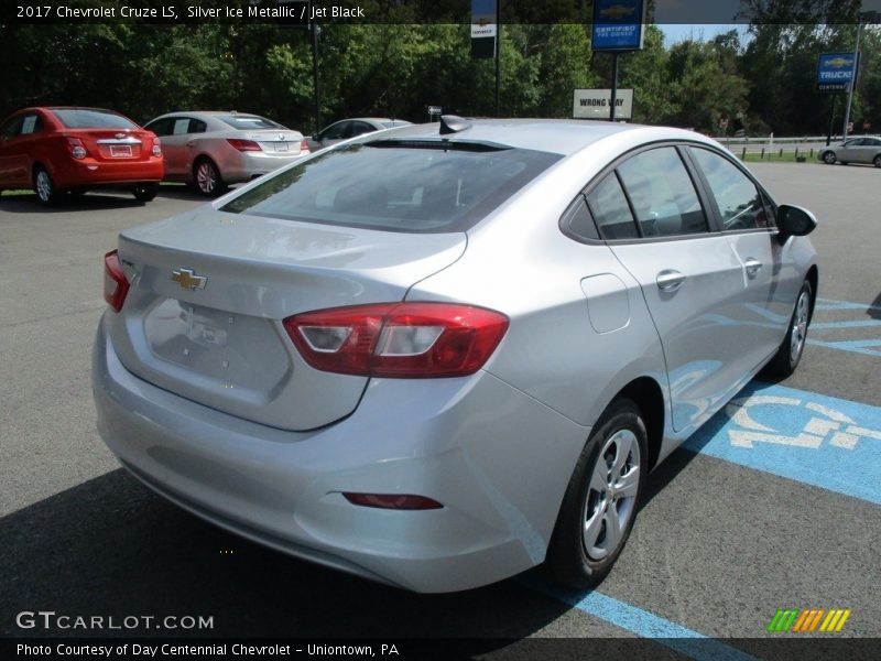 Silver Ice Metallic / Jet Black 2017 Chevrolet Cruze LS