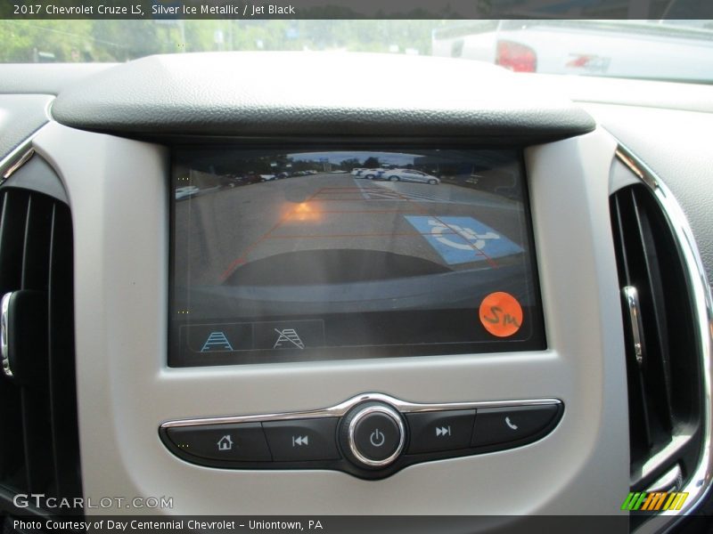 Silver Ice Metallic / Jet Black 2017 Chevrolet Cruze LS