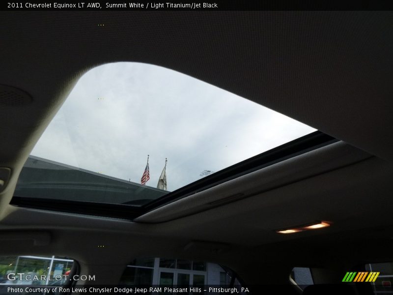 Summit White / Light Titanium/Jet Black 2011 Chevrolet Equinox LT AWD