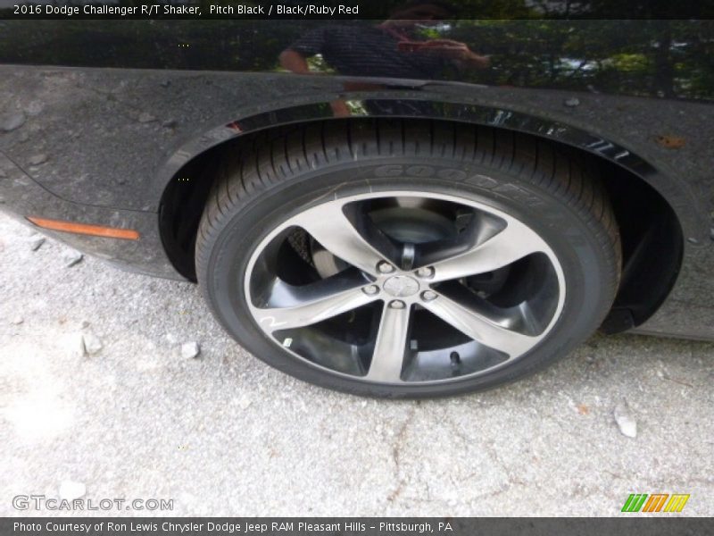 Pitch Black / Black/Ruby Red 2016 Dodge Challenger R/T Shaker
