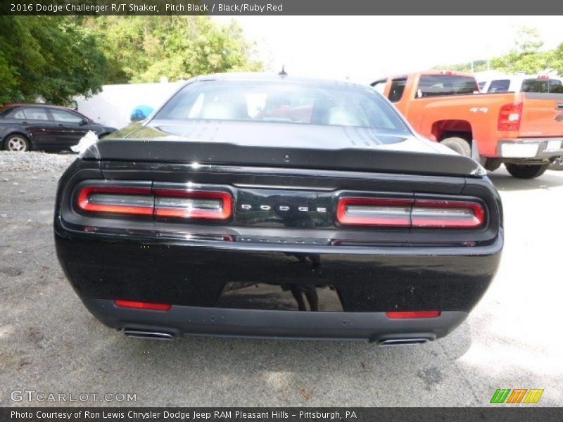 Pitch Black / Black/Ruby Red 2016 Dodge Challenger R/T Shaker