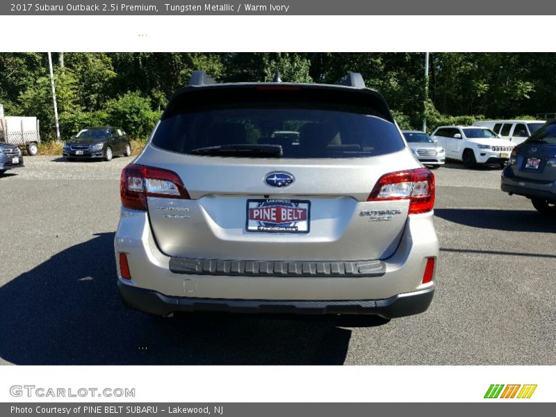 Tungsten Metallic / Warm Ivory 2017 Subaru Outback 2.5i Premium