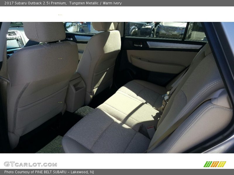 Tungsten Metallic / Warm Ivory 2017 Subaru Outback 2.5i Premium