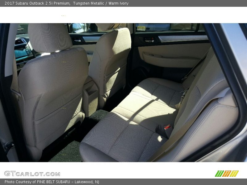 Tungsten Metallic / Warm Ivory 2017 Subaru Outback 2.5i Premium