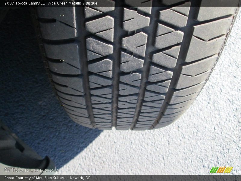 Aloe Green Metallic / Bisque 2007 Toyota Camry LE