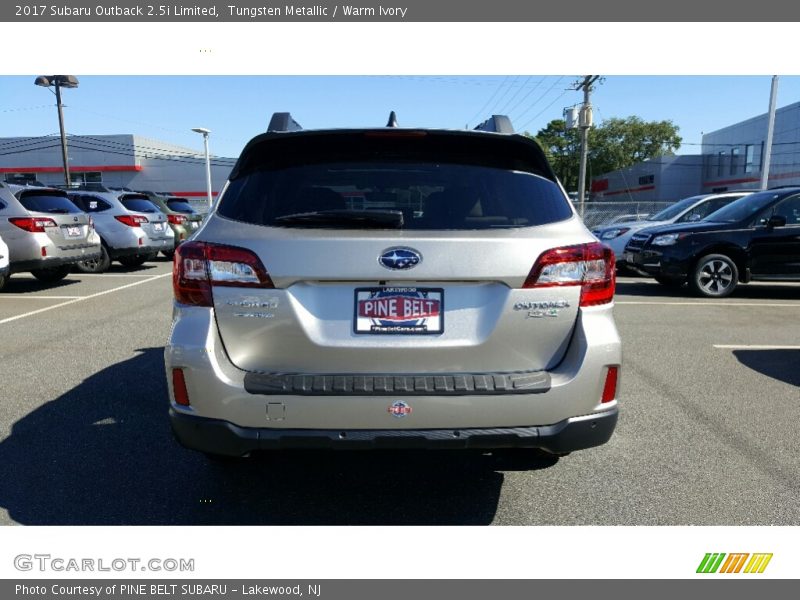 Tungsten Metallic / Warm Ivory 2017 Subaru Outback 2.5i Limited