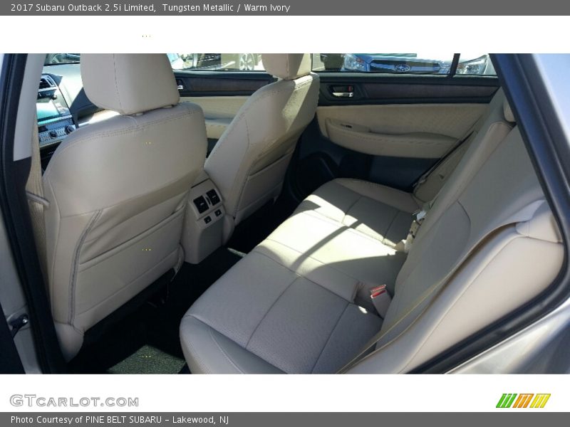 Tungsten Metallic / Warm Ivory 2017 Subaru Outback 2.5i Limited