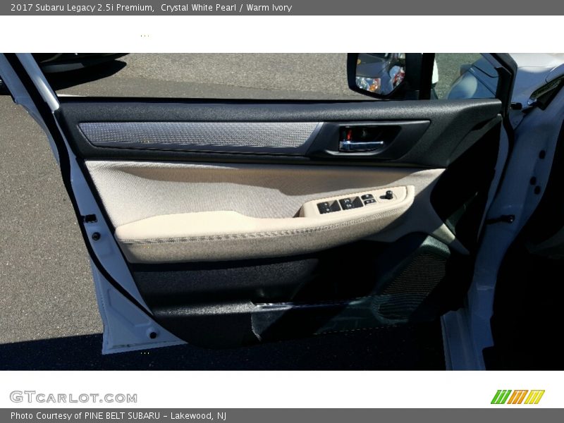 Crystal White Pearl / Warm Ivory 2017 Subaru Legacy 2.5i Premium