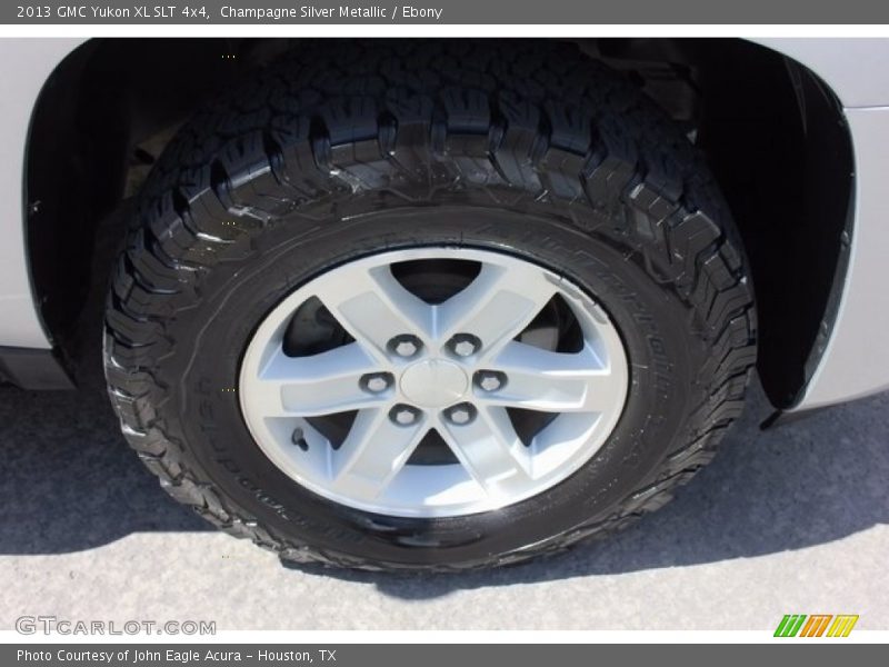 Champagne Silver Metallic / Ebony 2013 GMC Yukon XL SLT 4x4