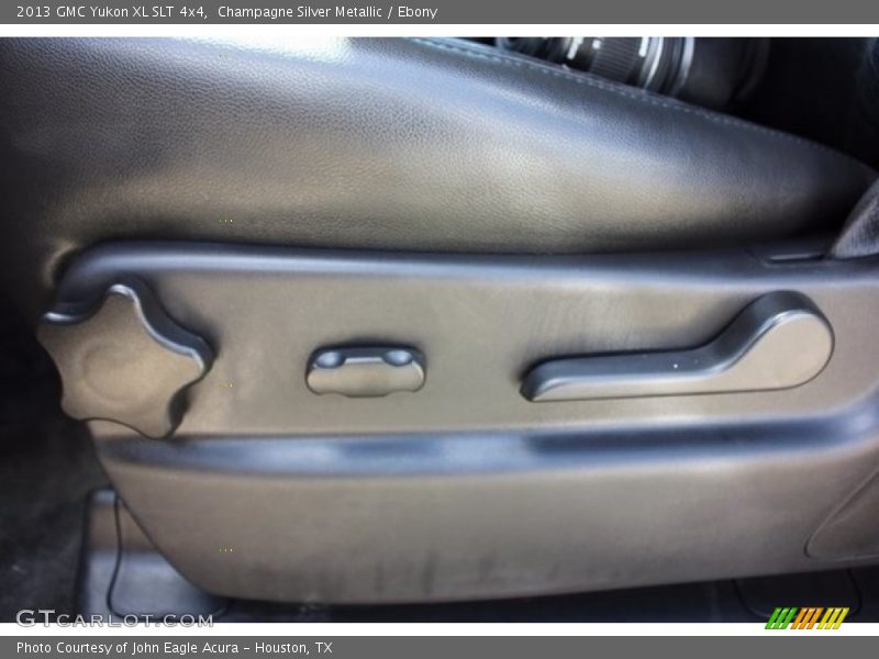 Champagne Silver Metallic / Ebony 2013 GMC Yukon XL SLT 4x4